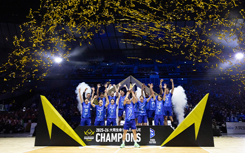 2025-26 大同生命SV.LEAGUE 優勝時の集合写真