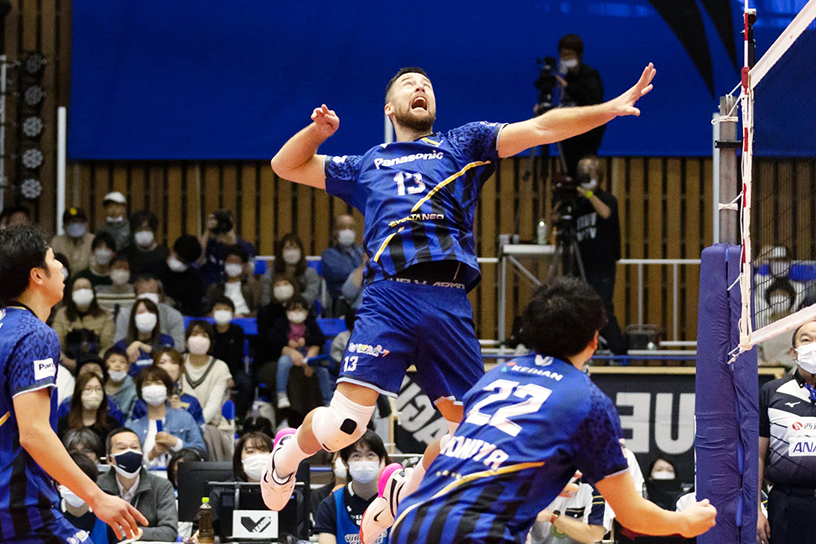 写真：クビアク選手、伊賀選手、深津選手