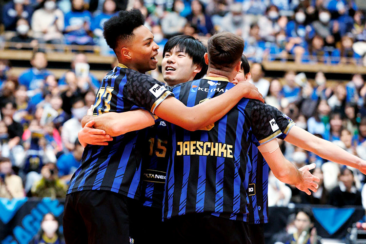 写真:エバデダン選手、大塚選手、ジェスキー選手