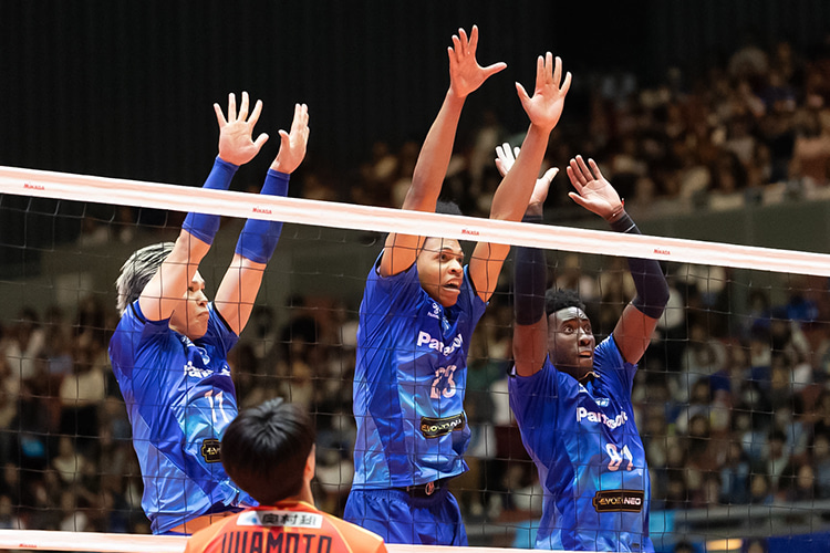 写真:西田選手、ラリー選手、ロペス選手