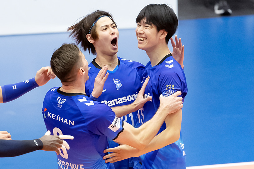 写真：甲斐選手、永露選手、ジェスキー選手