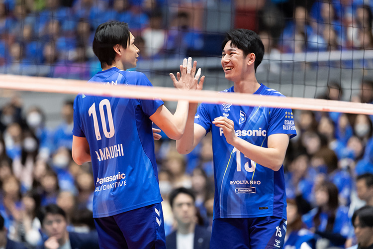 写真:山内選手(左)、甲斐選手(右)