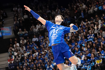 写真：オポジットの西田選手