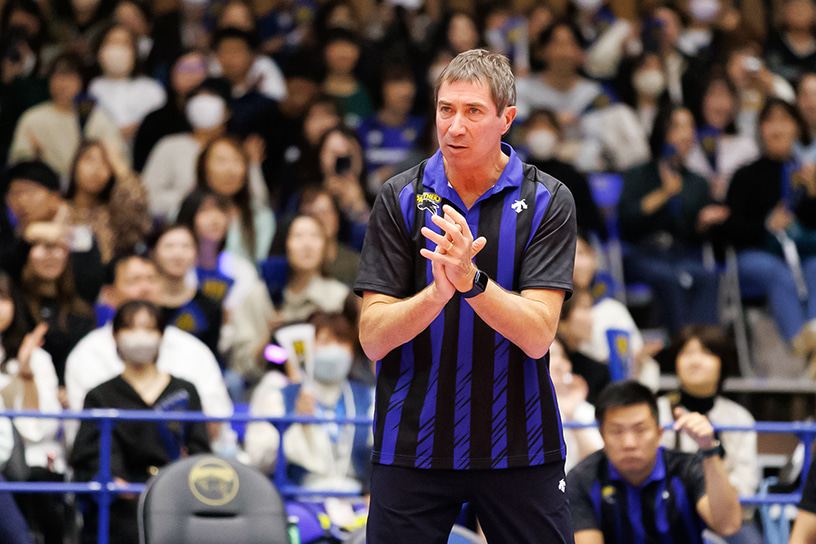 写真：ティリ監督