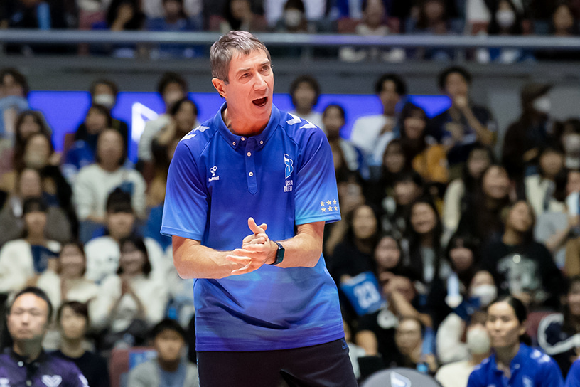 写真：ティリ監督