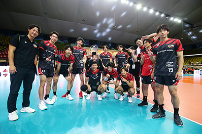 写真：ウルフドッグス名古屋の選手たちの集合写真